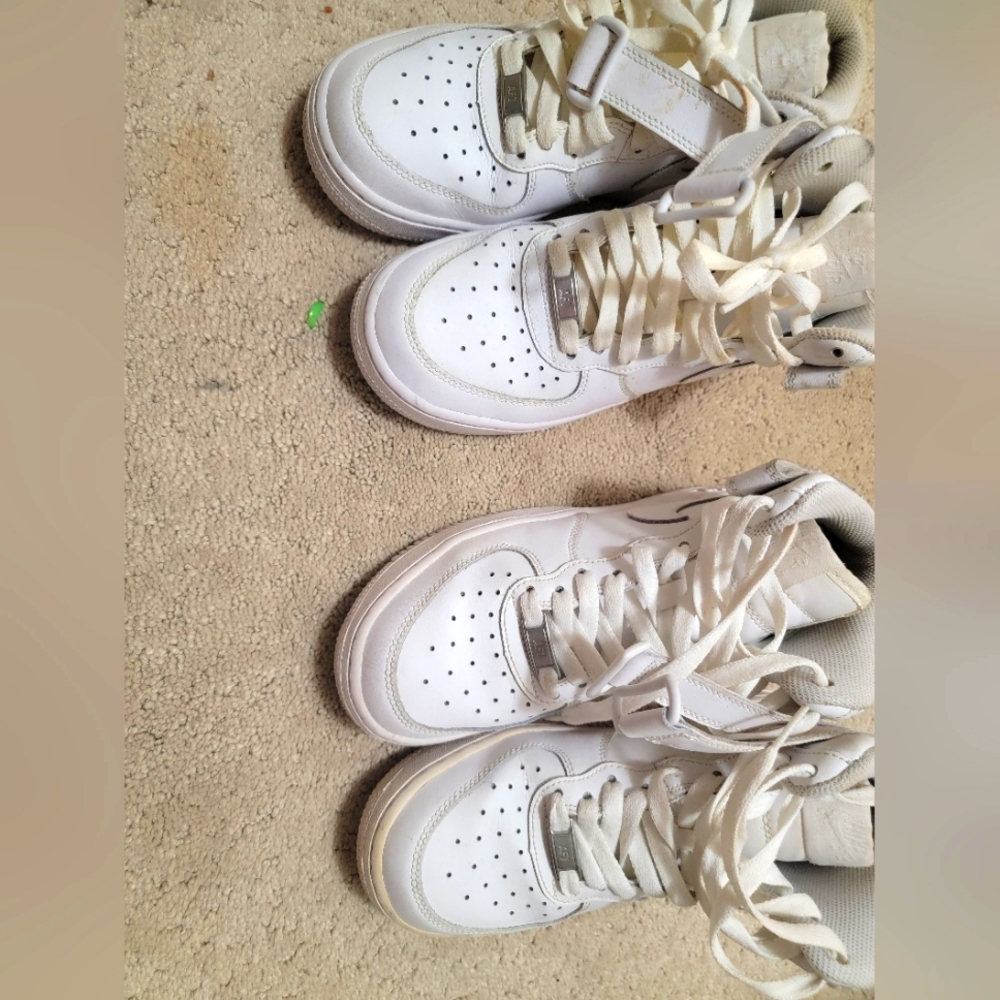 Nike sneakers size 4.5